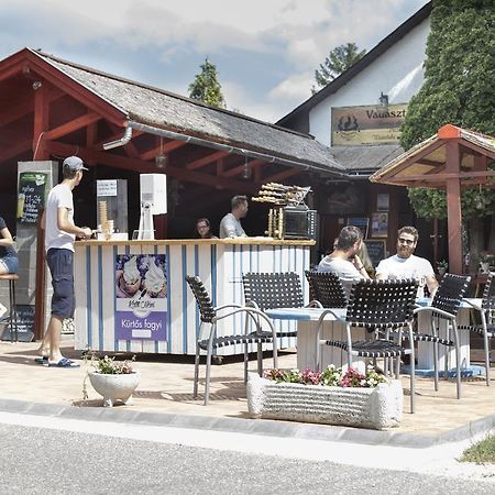 Vadásztanya Apartmanházak Siófok Esterno foto
