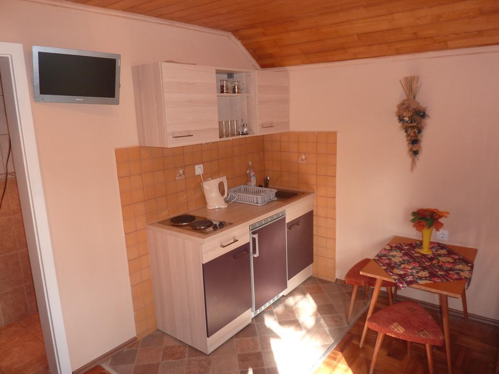 Vadásztanya Apartmanházak Siófok Camera foto