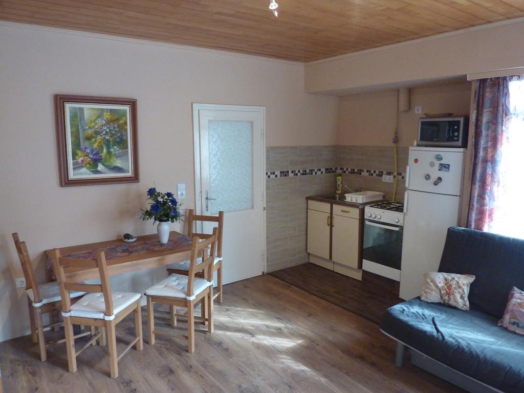Vadásztanya Apartmanházak Siófok Camera foto