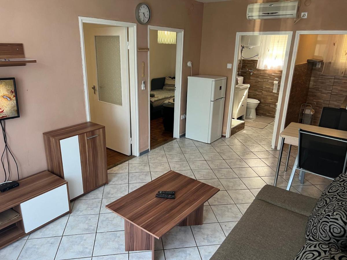 Vadásztanya Apartmanházak Siófok Esterno foto