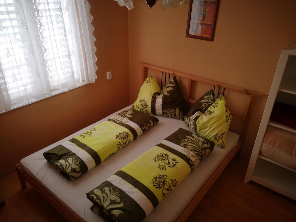 Vadásztanya Apartmanházak Siófok Esterno foto