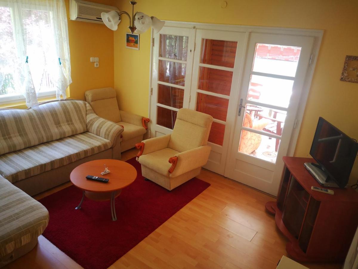 Vadásztanya Apartmanházak Siófok Esterno foto
