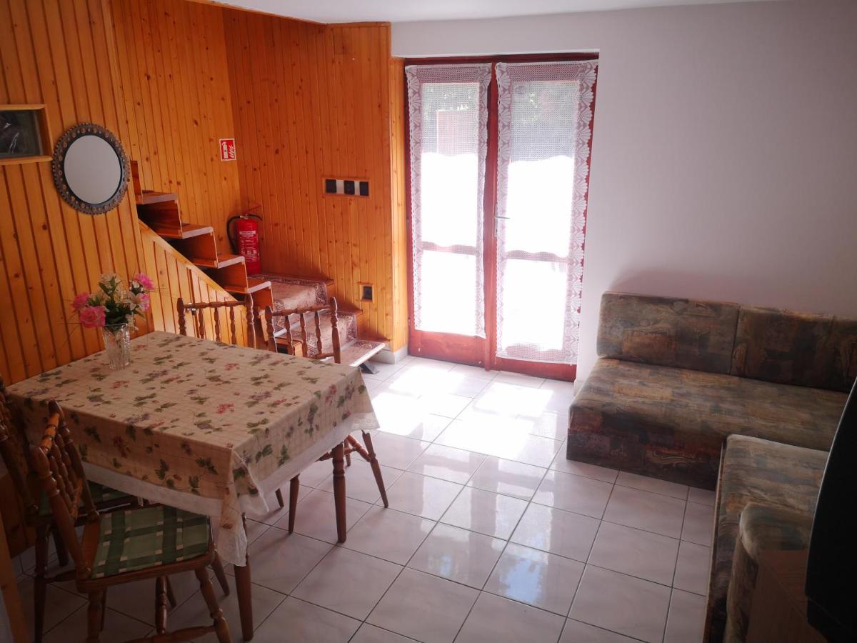 Vadásztanya Apartmanházak Siófok Esterno foto