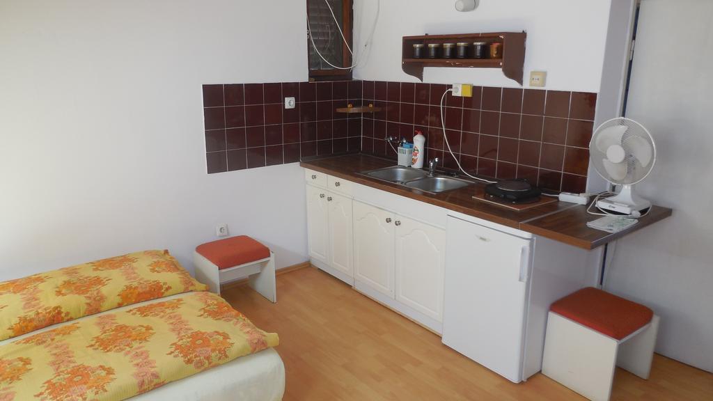 Vadásztanya Apartmanházak Siófok Esterno foto